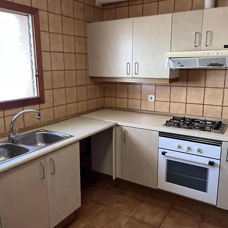 Bertur Rodes Lux Apartament *